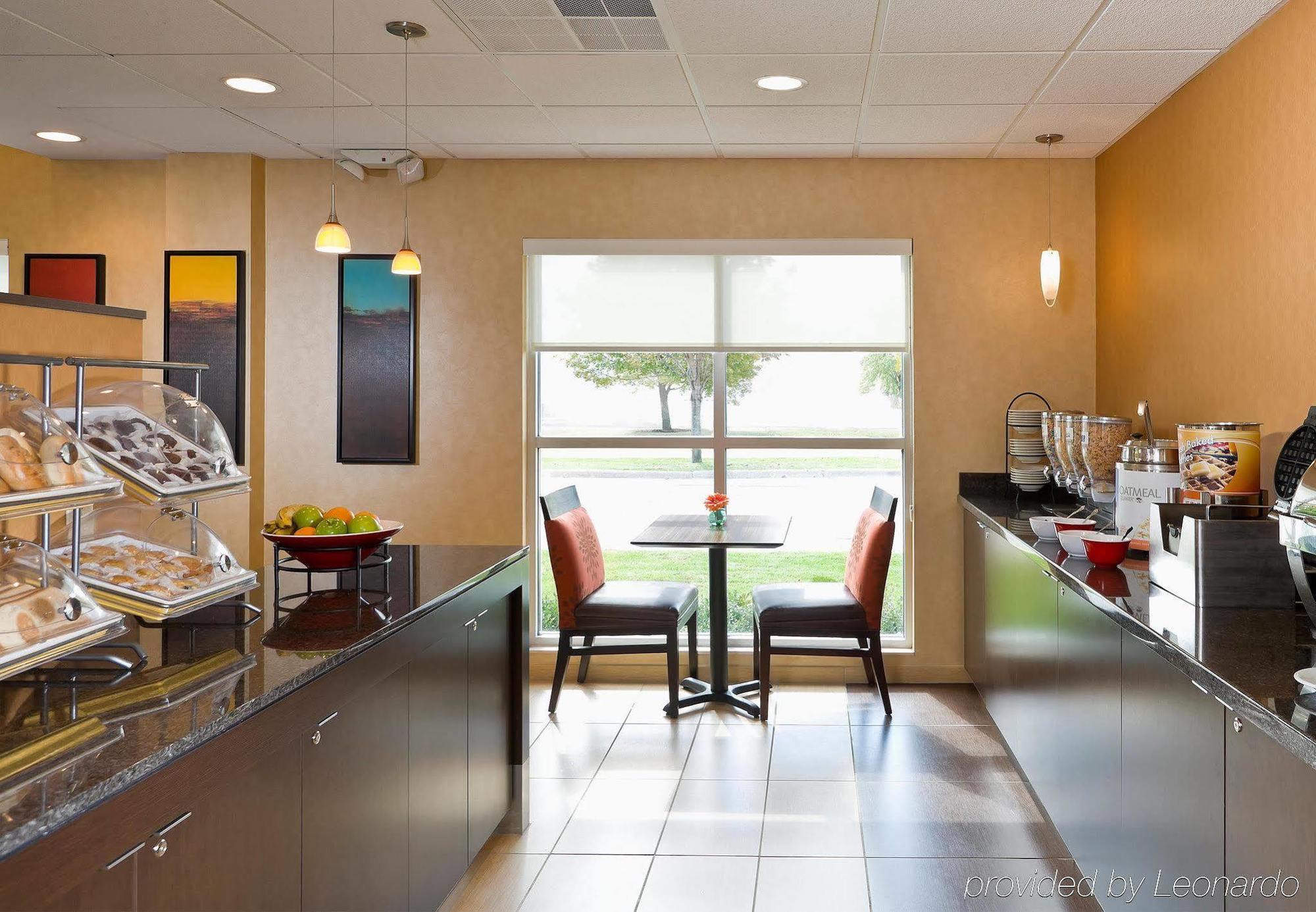 Residence Inn Appleton Restaurant photo